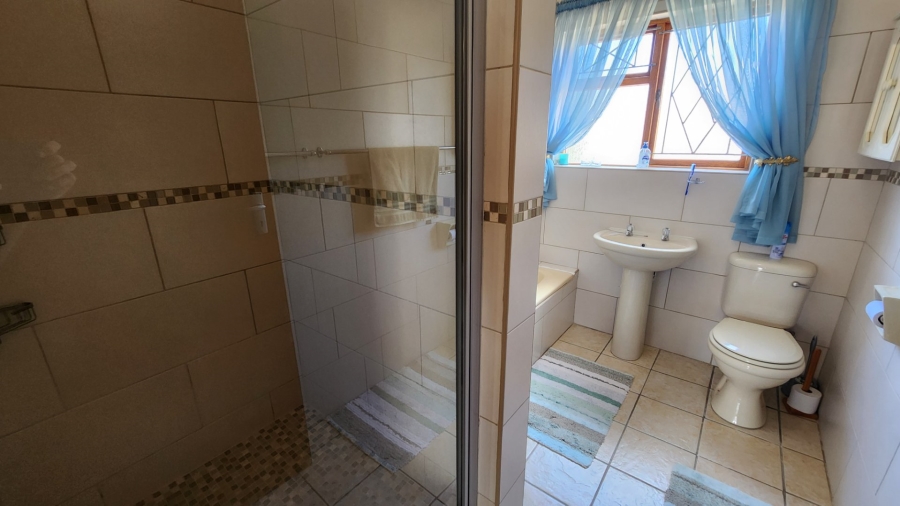 3 Bedroom Property for Sale in Hartenbos Central Western Cape